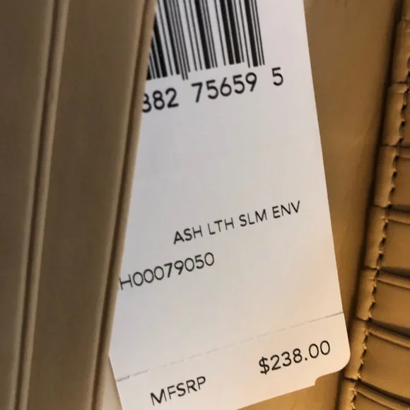 Coach NWT Coral Leather Wallet - Picture 8 of 12